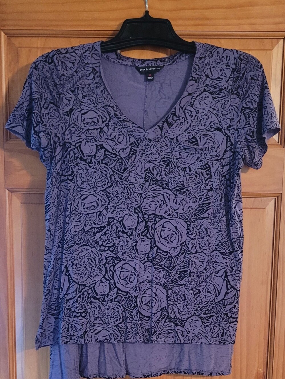 Rock & Republic size medium high-low pocket tee